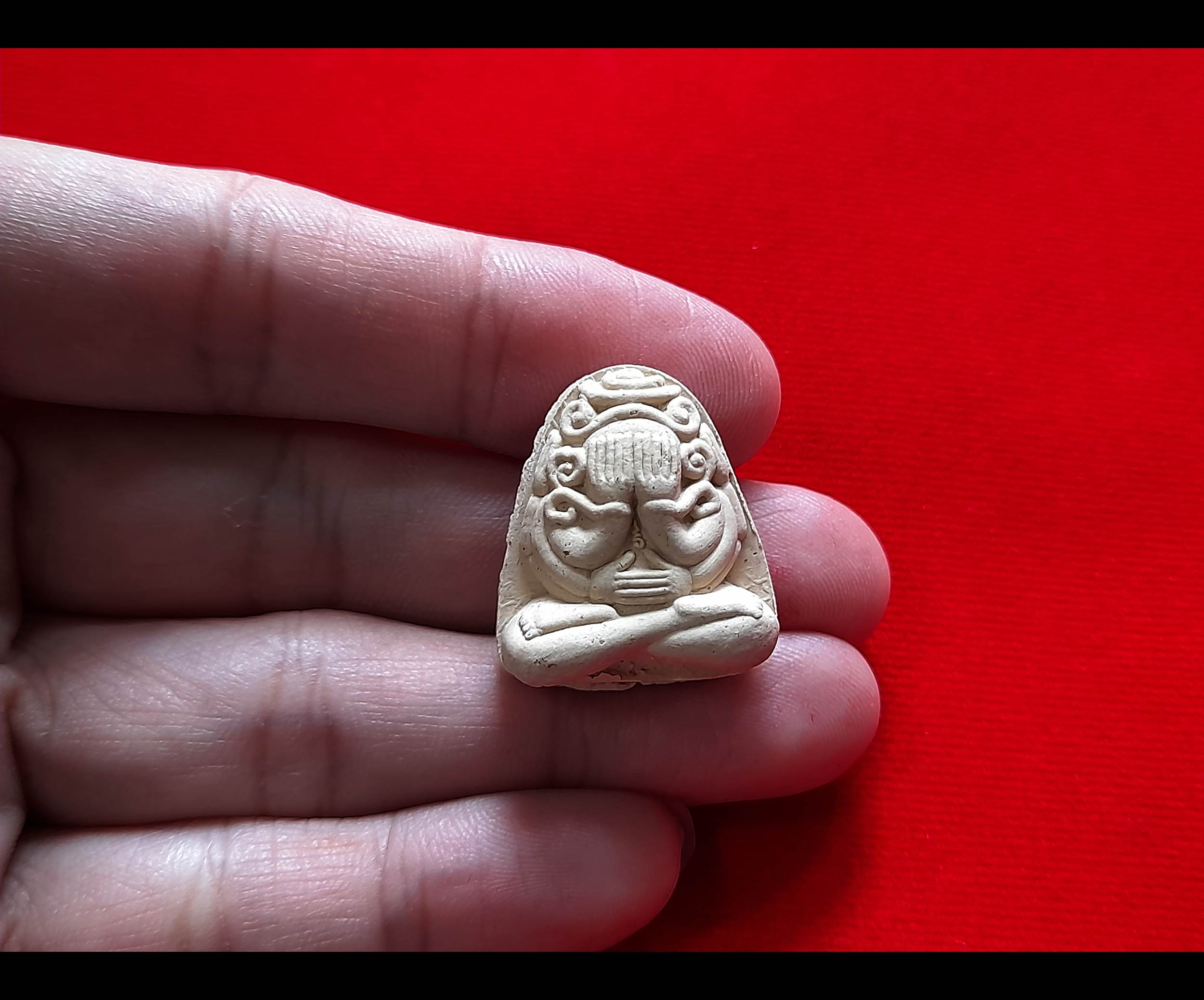 พระปิดตา มหาลาภ ยันต์ยุ่ง 4มือ หลังยันต์นะพรชัย (#ชุดรวม3องค์) ปี2542 เนื้อผง(รวมผงมวลสาร+เส้นผมเกศา+พลอยเสก เศษลูกแก้วสารพัดนึก) #รับประกันแท้และทัน - หลวงพ่อยุงยุทธ วัดเขาไม้แดง จ.ชลบุรี