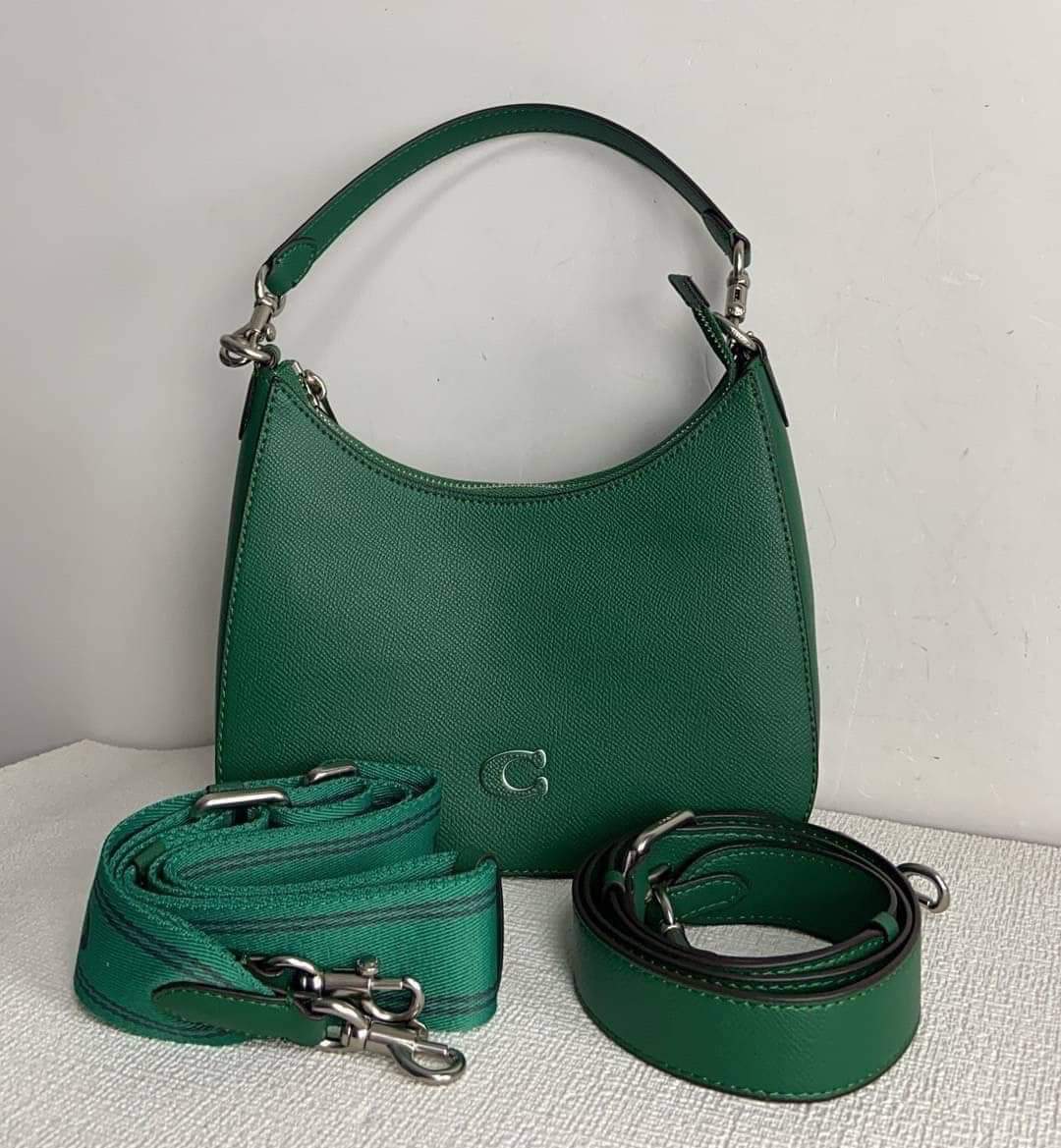 Coach Hobo Crossbody (แอดไลน์ก่อนสั่งซื้อ)