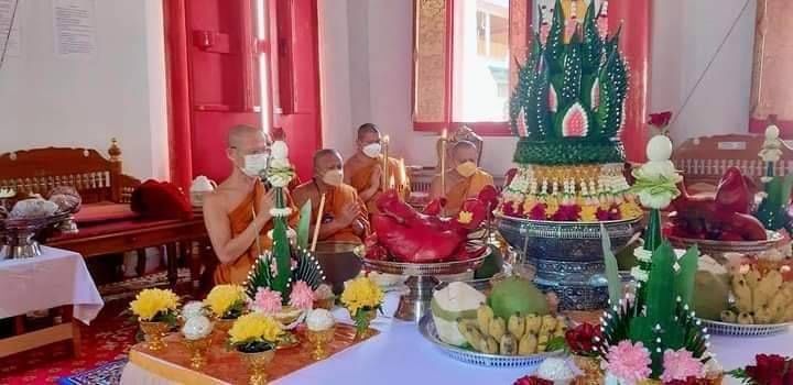 แมลงภู่ (ตัวผู้ #หัวหน้าจ่าฝูงบิน) #บรรจุเข็มปรอทป่า เนื้อไม้ดุมล้อเกวียน (พิเศษ จารยันต์ #นะโมตาบอด) #รับประกันแท้ ปี2564 - หลวงพ่อเล็ก วัดท่าขนุน