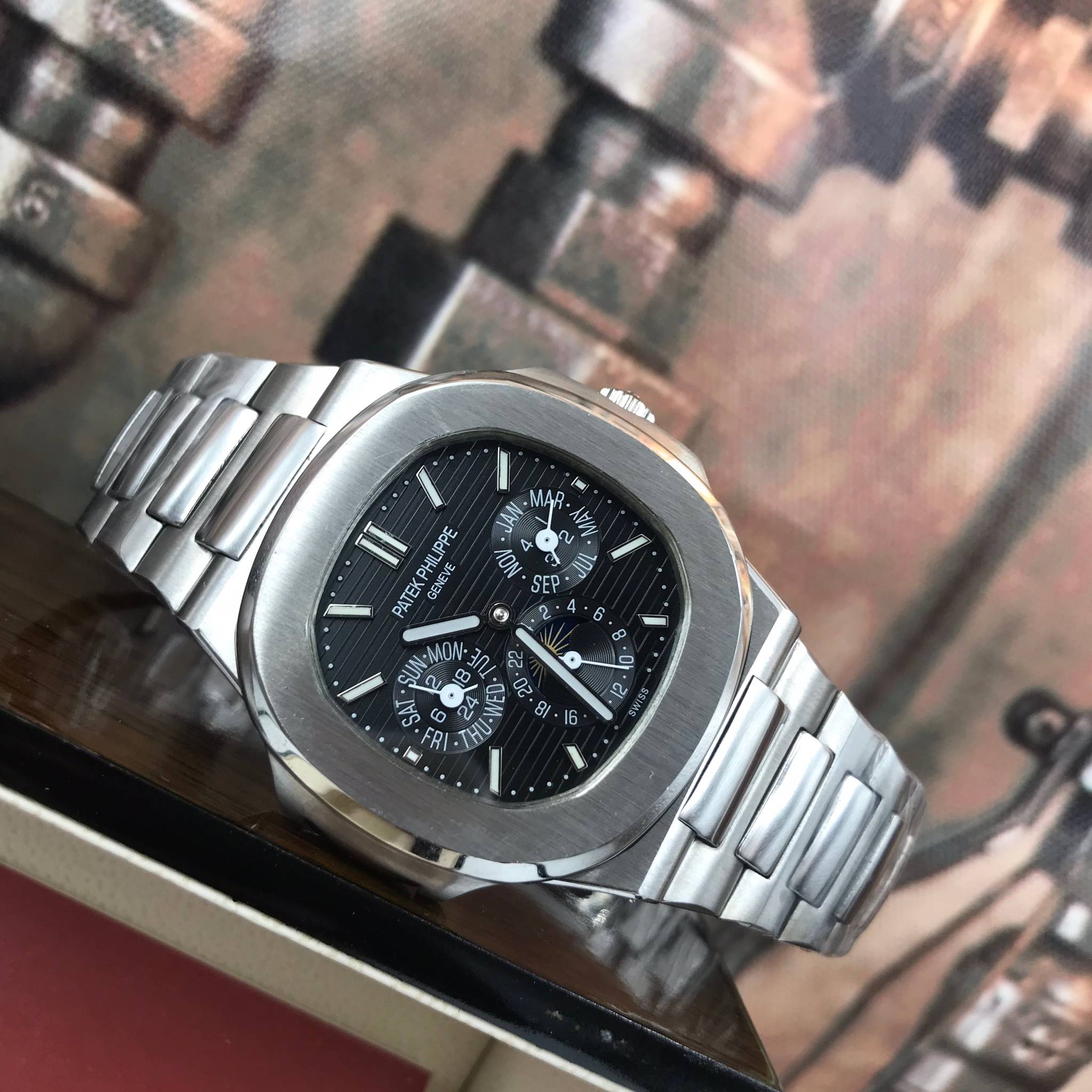 นาฬิกา Patek Philippe รุ่น Men's Nautilus Chronograph สีเงิน สายเลสสีเงิน หน้าปัดสีดำ