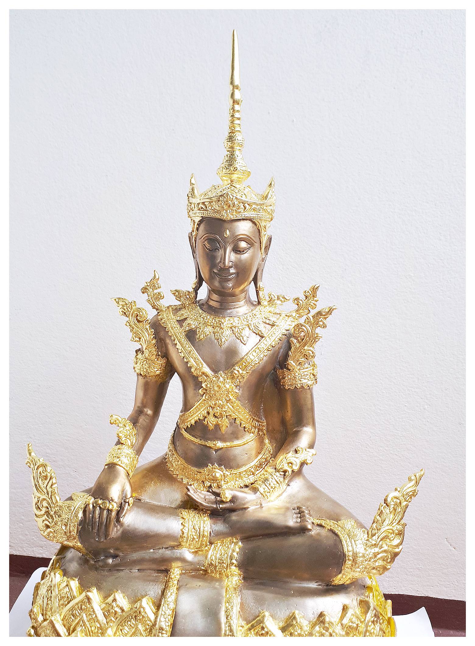 รูปหล่อ พระพุทธรูป พระจักรพรรดิ์ ปางทรงเครื่องพระจักพรรดิ์ (เนื้อทองเหลือง ขัดเงาเงิน 2กษัตริย์ ทรงเครื่องปิดทอง หน้าตัก 8-9นิ้ว)