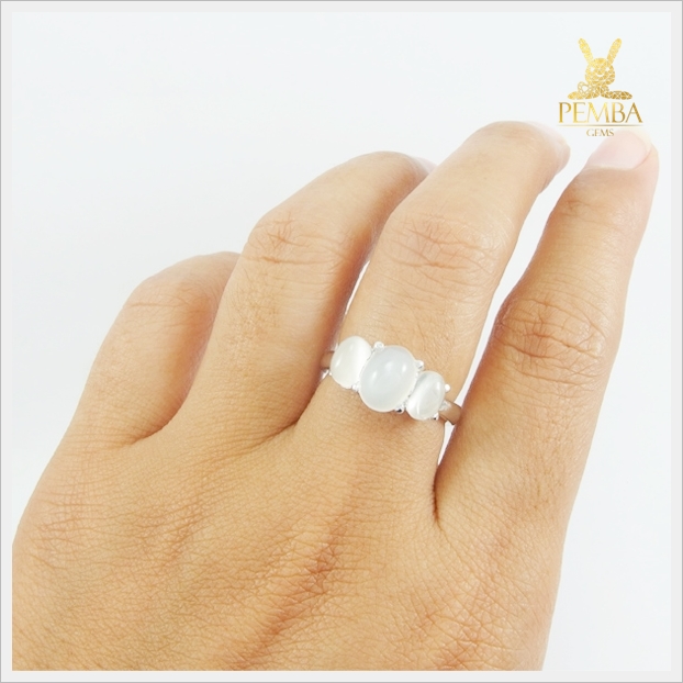 แหวนมูนสโตน สีขาวนวล เงินแท้ ชุบทองคำขาว