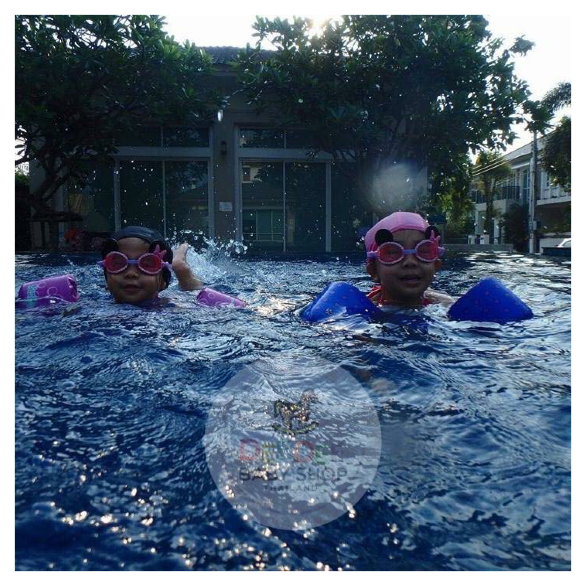 แว่นตาว่ายน้ำสำหรับเด็ก Disney Swim Goggles for Kids (Minnie Mouse)