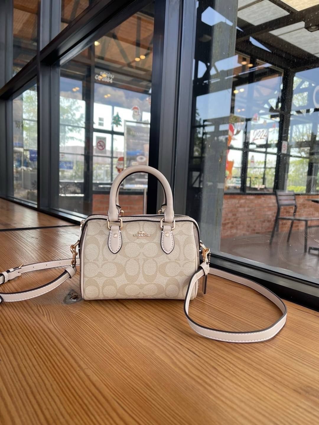Coach Mini Rowan Satchel (แอดไลน์ก่อนสั่งซื้อ)