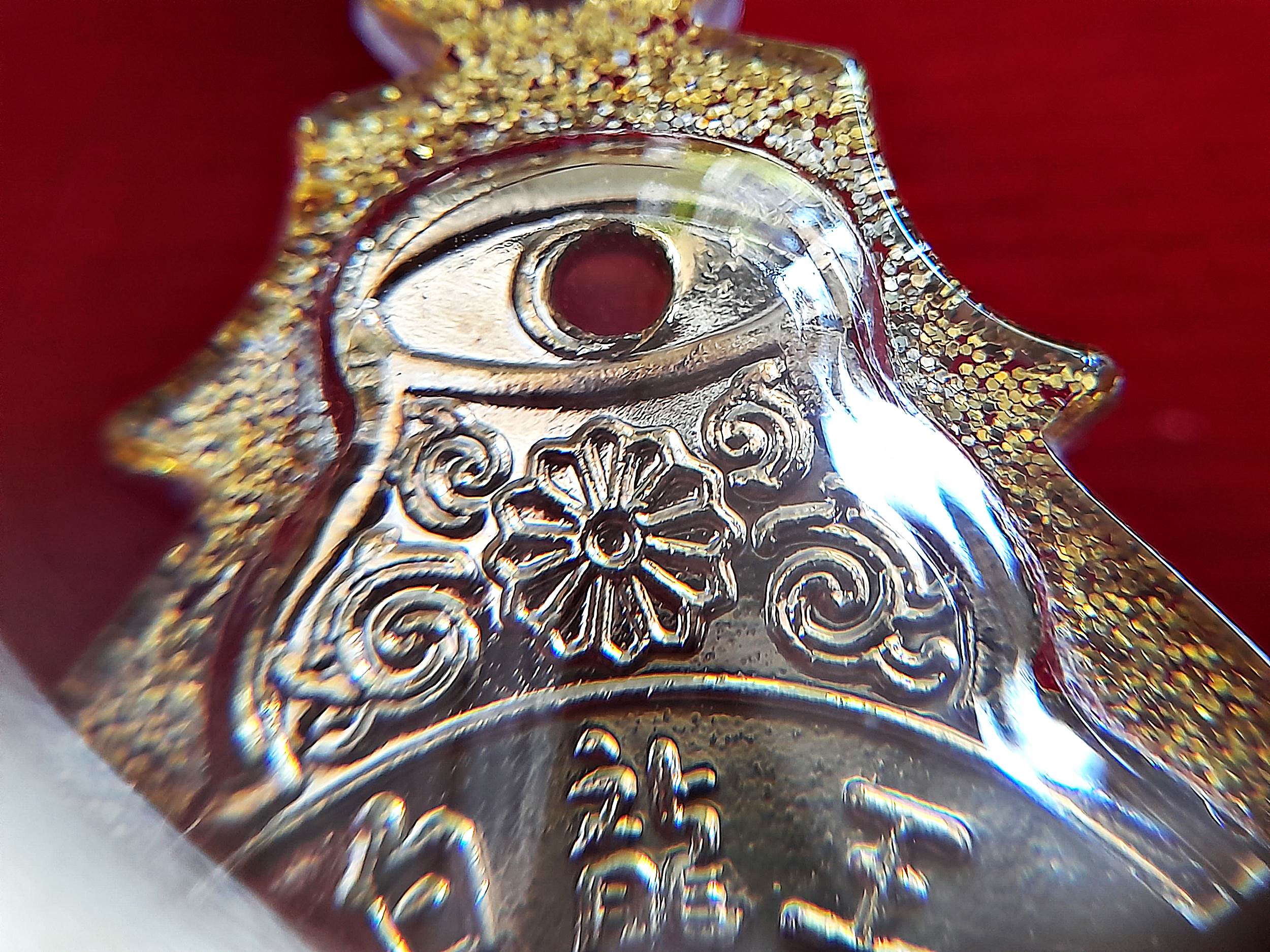 เหรียญหลวงปู่มังกรขาว รุ่น2 ปี2540 (ฉลองตำหนัก ลงยาแบบโบราณ) (อาจารย์กิมน้ำ) ศรีราชา จ.ชลบุรี เนื้อกะไหล่เงิน ลงยาฟ้า