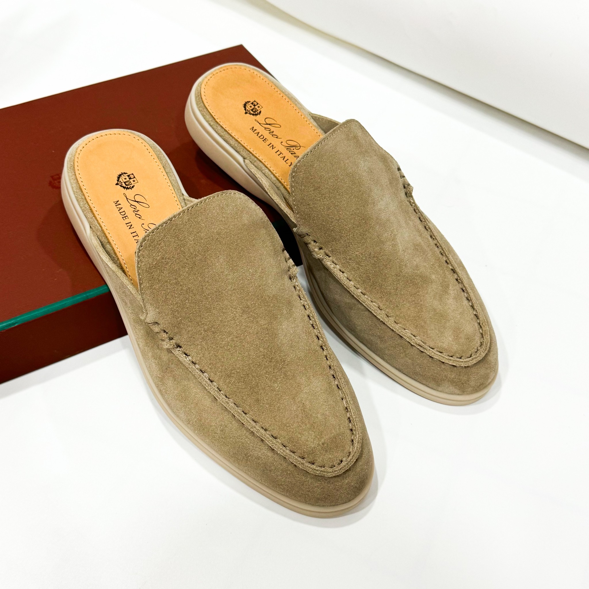 รองเท้า Loro Men's Suede Mule Loafers หนังกลับ สีน้ำตาล
