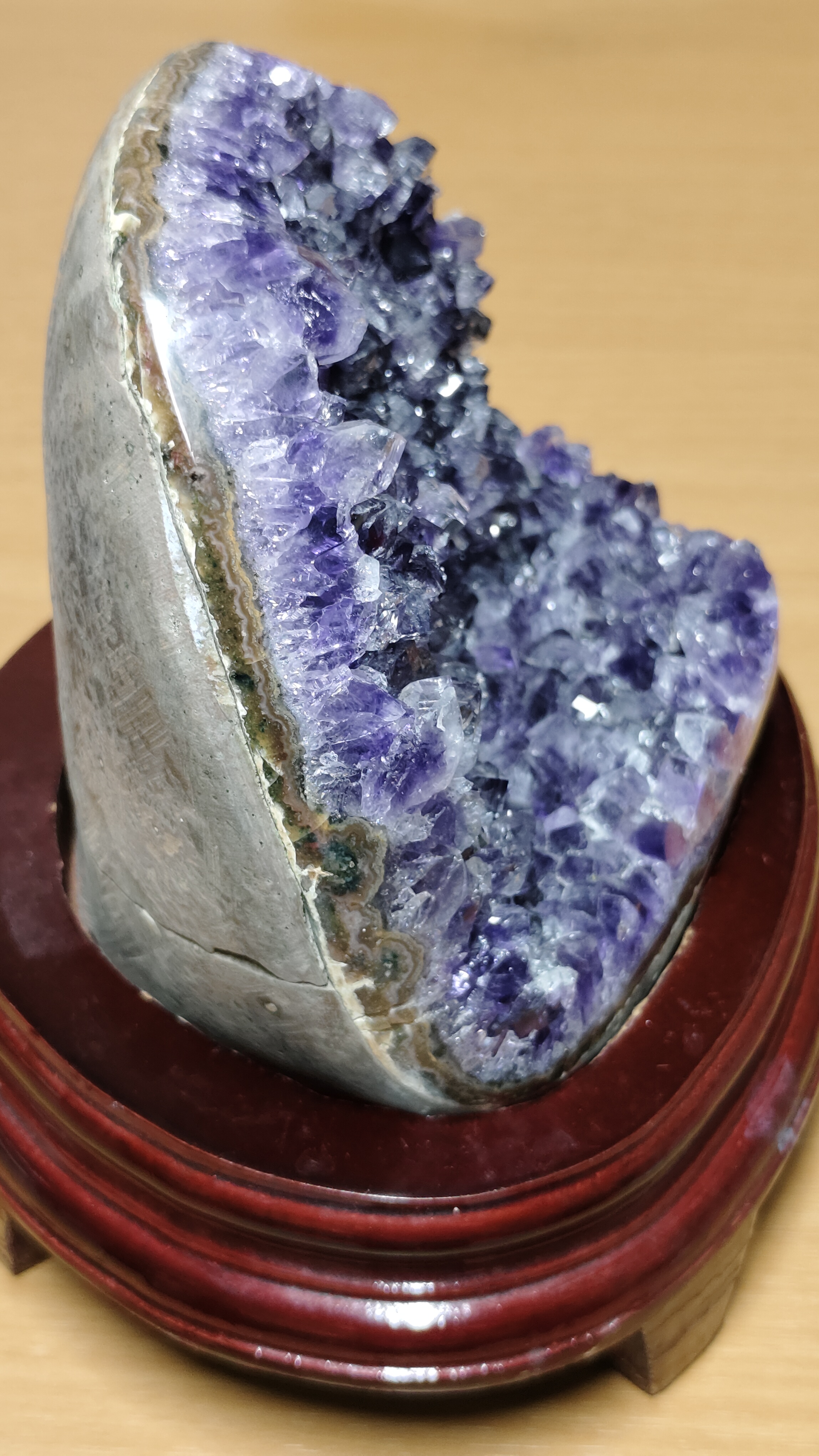 #โพรงหินอเมทิสต์(Amethyst Geode)