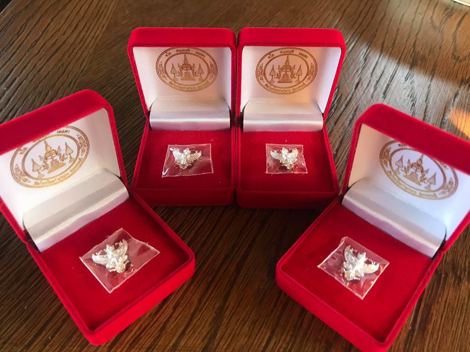 พญาครุฑ เนื้อเงินแท้ (ขนาดเล็กห้อยคอ) ปี2557 (หลวงพ่อรวย หลวงพ่อเพิ่ม หลวงพ่อพูน ร่วมปลุกเสก วัดป่าเลไลย์) #รับประกันแท้