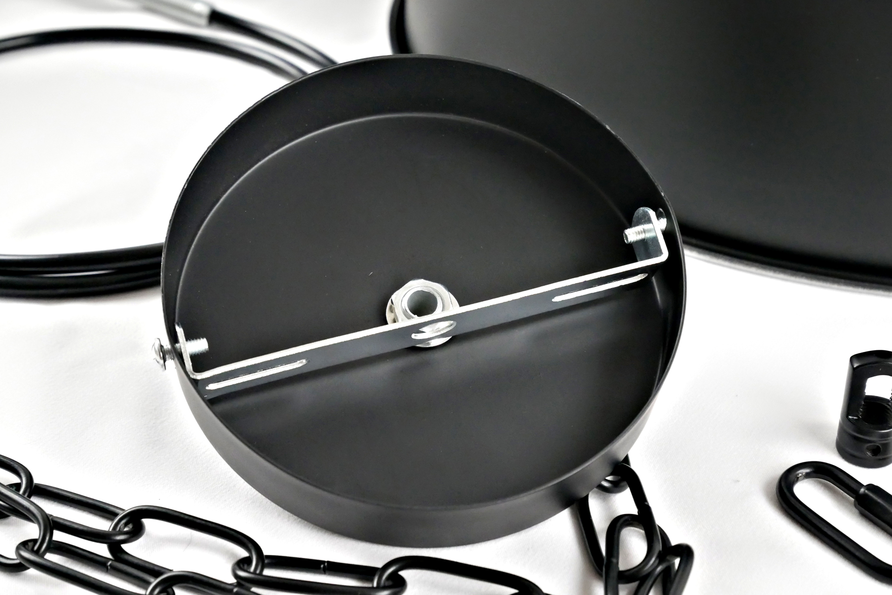 โคมไฟห้อยเพดานนอร์ดิก Jumbo สีดำ