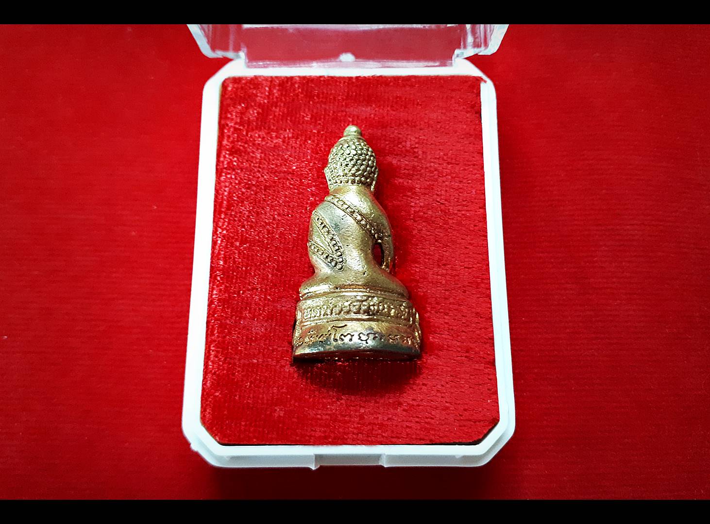 พระกริ่ง จักรพรรดิ์ มนต์พระกาฬ เนื้อสัตตโลหะ ปี2562 (ใต้ฐานบรรจุเส้นเกศา หลวงพ่อกวย วัดโฆสิตาราม ,หลวงพ่อเย็น วัดสระเปรียญ หลวงพ่อปรง วัดธรรมเจดีย์)