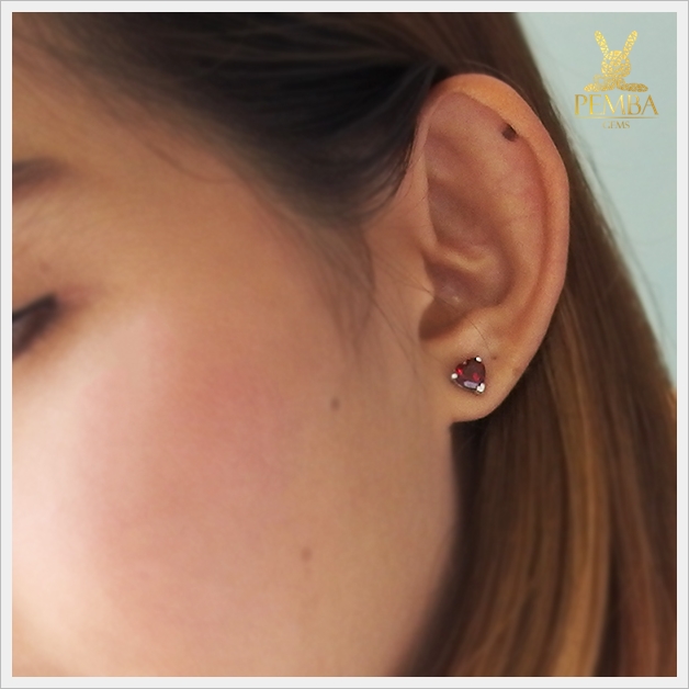 ต่างหูโกเมน เงินแท้ ชุบทองคำขาว รูปหัวใจ