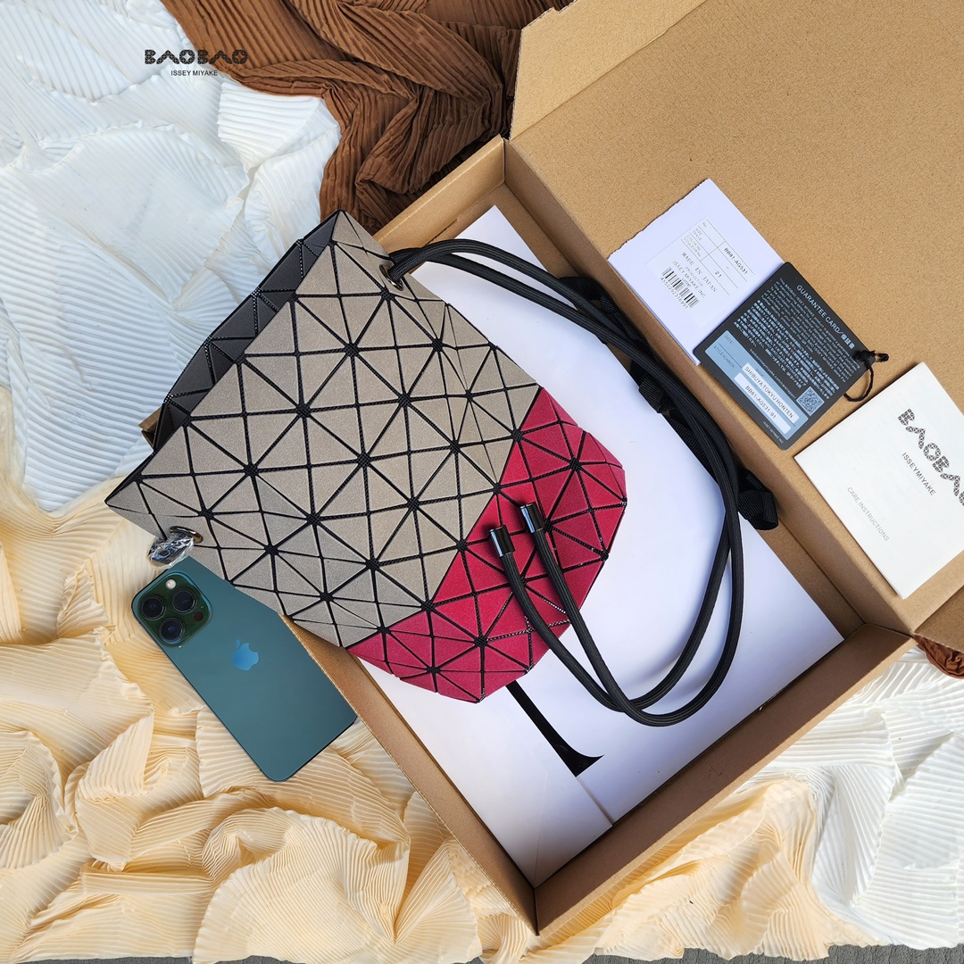 กระเป๋า issey wring ขนมจีบ 10 นิ้ว มีหลายสี