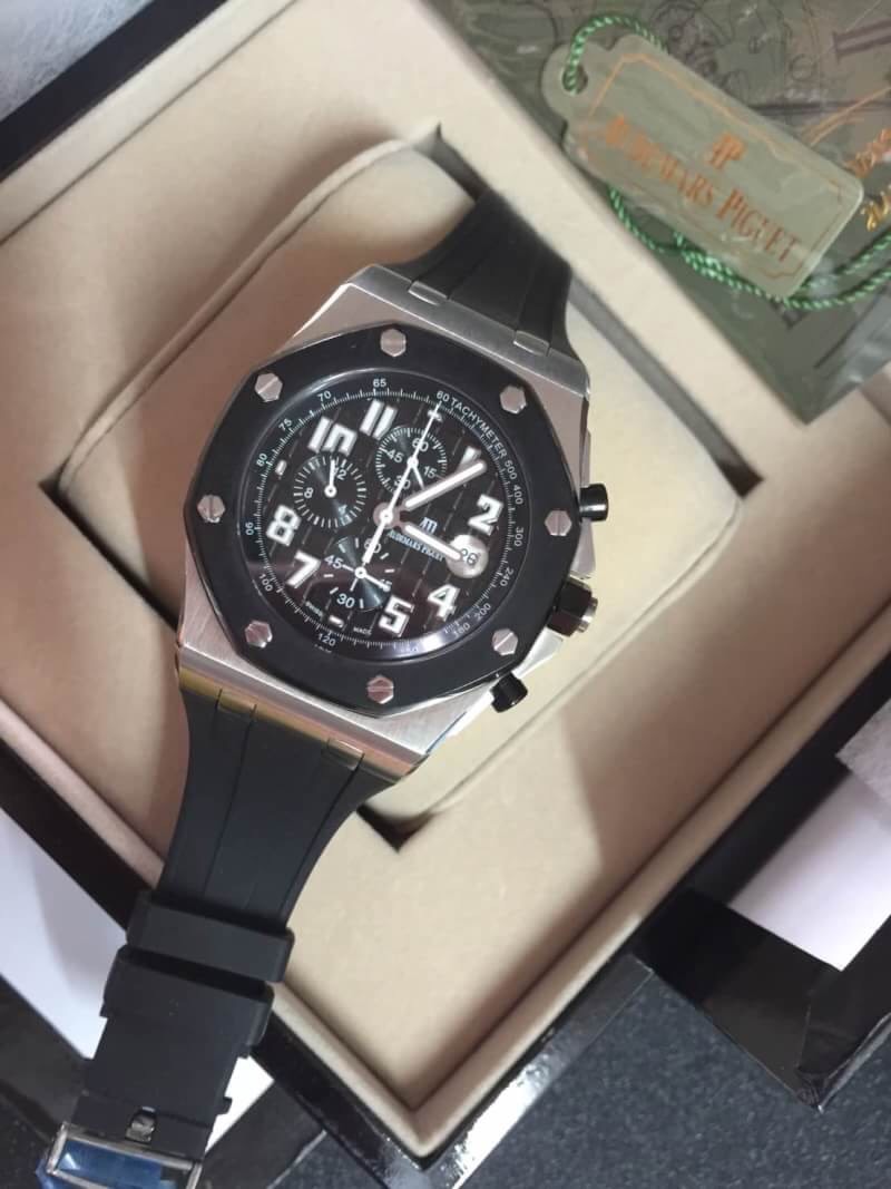 นาฬิกา Audemars Piguet Royal Oak Offshore Chrono เกรด Mirror สีเงิน กรอบสีดำ สายยางสีดำ หน้าปัดสีดำ ดีไซร์สปอตสวยสุดๆ