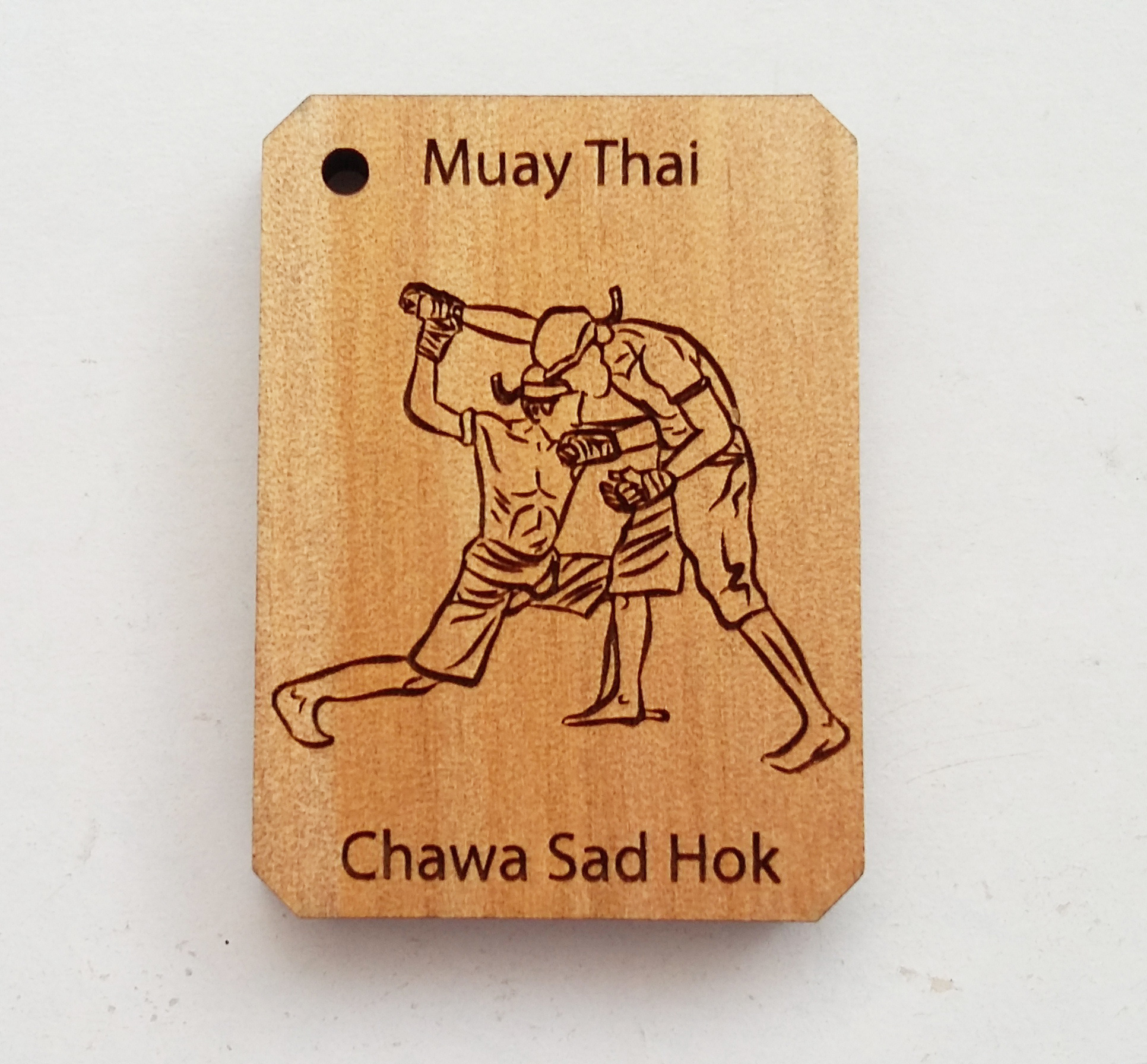 พวงกุญแจไม้แกะสลัก แม่ไม้มวยไทย-ชวาซัดหอก