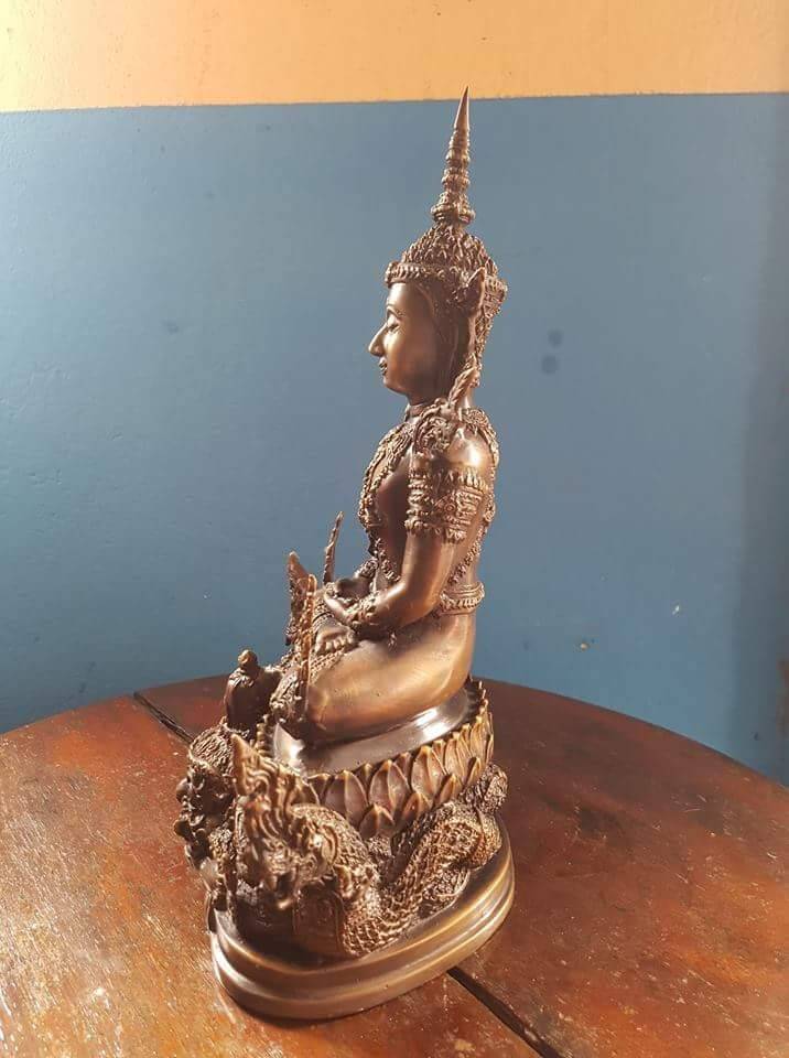 รูปหล่อ พระพุทธรูป ปางจักรพรรดิ นั่งประทับราหูและพญานาค เนื้อโลหะทองเหลือง