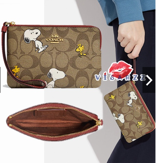 New (Limited Edition) Coach Snoopy x Peanuts กระเป๋าโค้ช คล้องมือ S 1 ซิป ลายสนูปปี้ ลิมิเตดอิดิชั่น ใส่บัตรใส่เงินได้จุ
