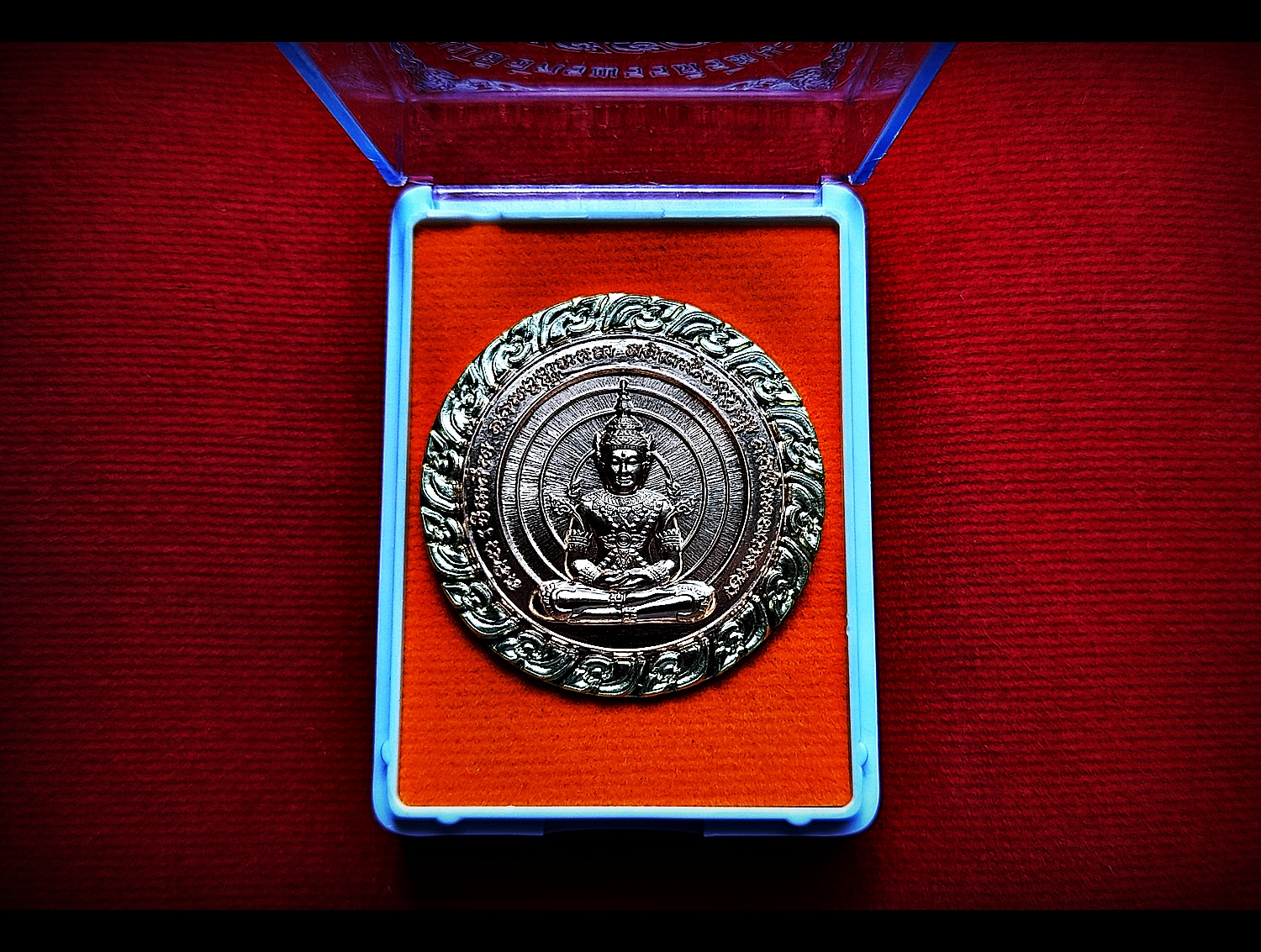 เหรียญพระมหาจักรพรรดิ์ (หลังสมบัติพระมหาจักรพรรดิ์ทั้ง7) (สมบัติจักรพรรดิรัตนะ7) เนื้อมหาชนวน รัศมีจักรทองเหลือง ปี2563 #รับประกันแท้ - หลวงพ่อเล็ก วัดท่าขนุน / หลวงตาม้า วัดถ้ำเมืองนะ / วิชาธรรมกายสายหลวงปู่สด วัดปากน้ำ