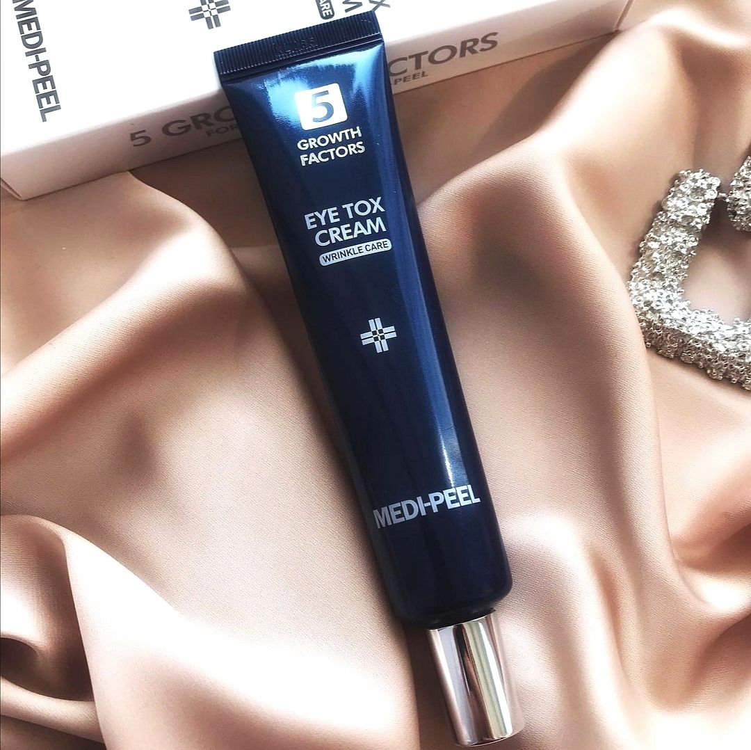 Medi-Peel Eye Tox Cream 40mL ครีมบำรุงรอบดวงตา เติมเต็มและกระชับบริเวณรอบดวงตาที่บวม เหี่ยวย่น และหย่อนคล้อย ให้ความชุ่มชื้น ผิวดูสดใส