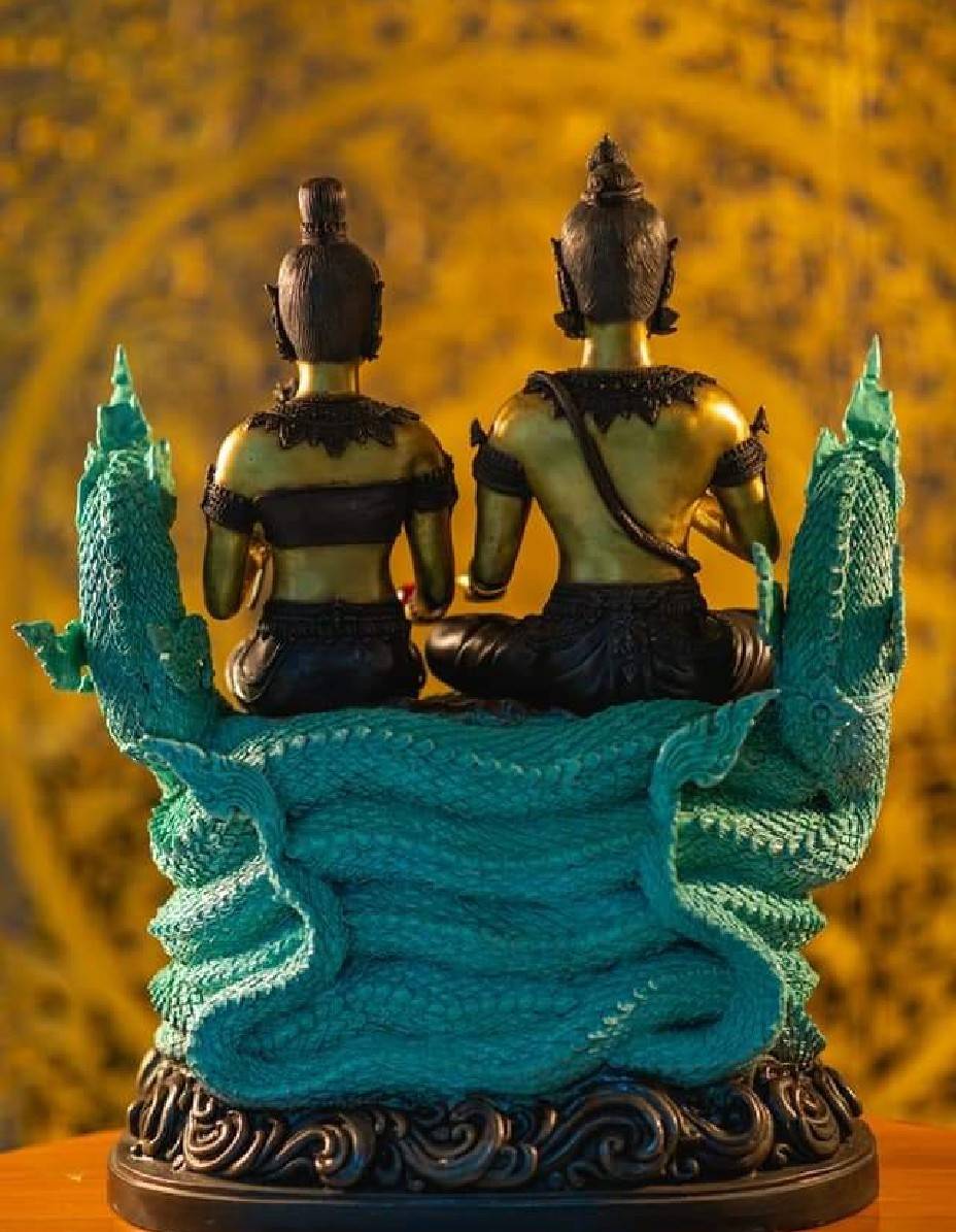 รูปหล่อ พญานาคราชคู่ (ท่านปู่นาคา-ปู่ศรีสุทโธ ท่านยานาคี-ศรีปทุมวัน) นั่งบัลลังก์ เนื้อโลหะทองเหลือง (หน้าตัก 9นิ้ว)