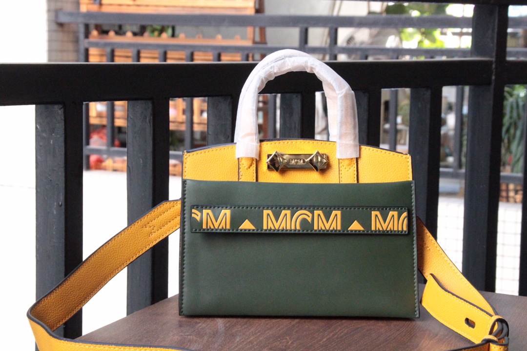 กระเป๋า mcm Milano 9 นิ้ว