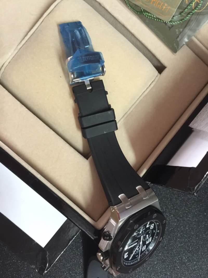 นาฬิกา Audemars Piguet Royal Oak Offshore Chrono เกรด Mirror สีเงิน กรอบสีดำ สายยางสีดำ หน้าปัดสีดำ ดีไซร์สปอตสวยสุดๆ