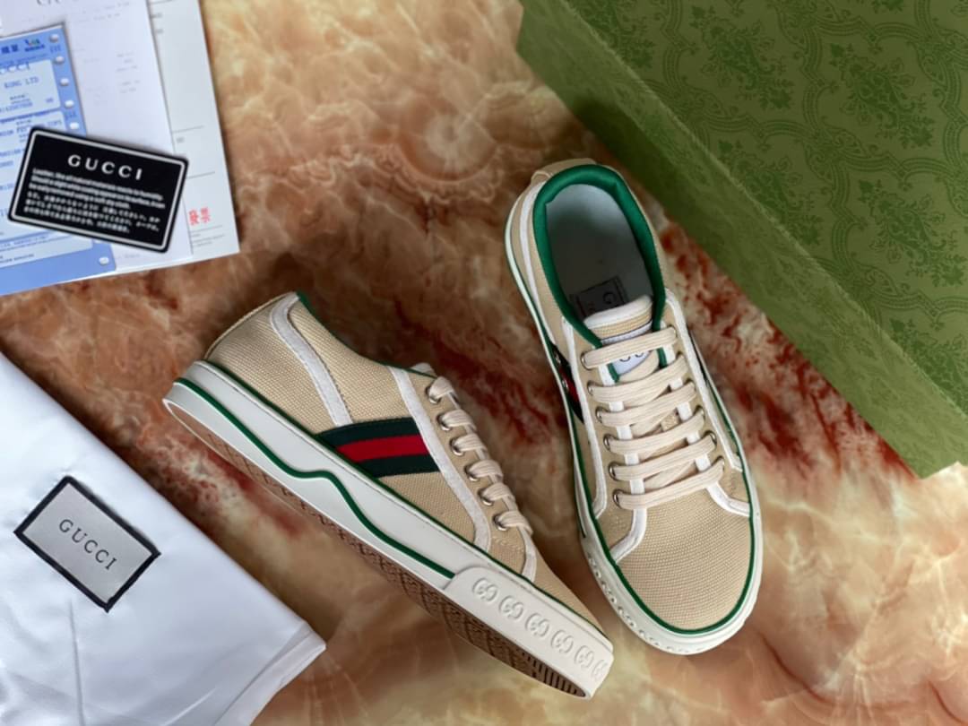 รองเท้าผ้าใบ GC sneaker แบบใหม่ดาวิกา