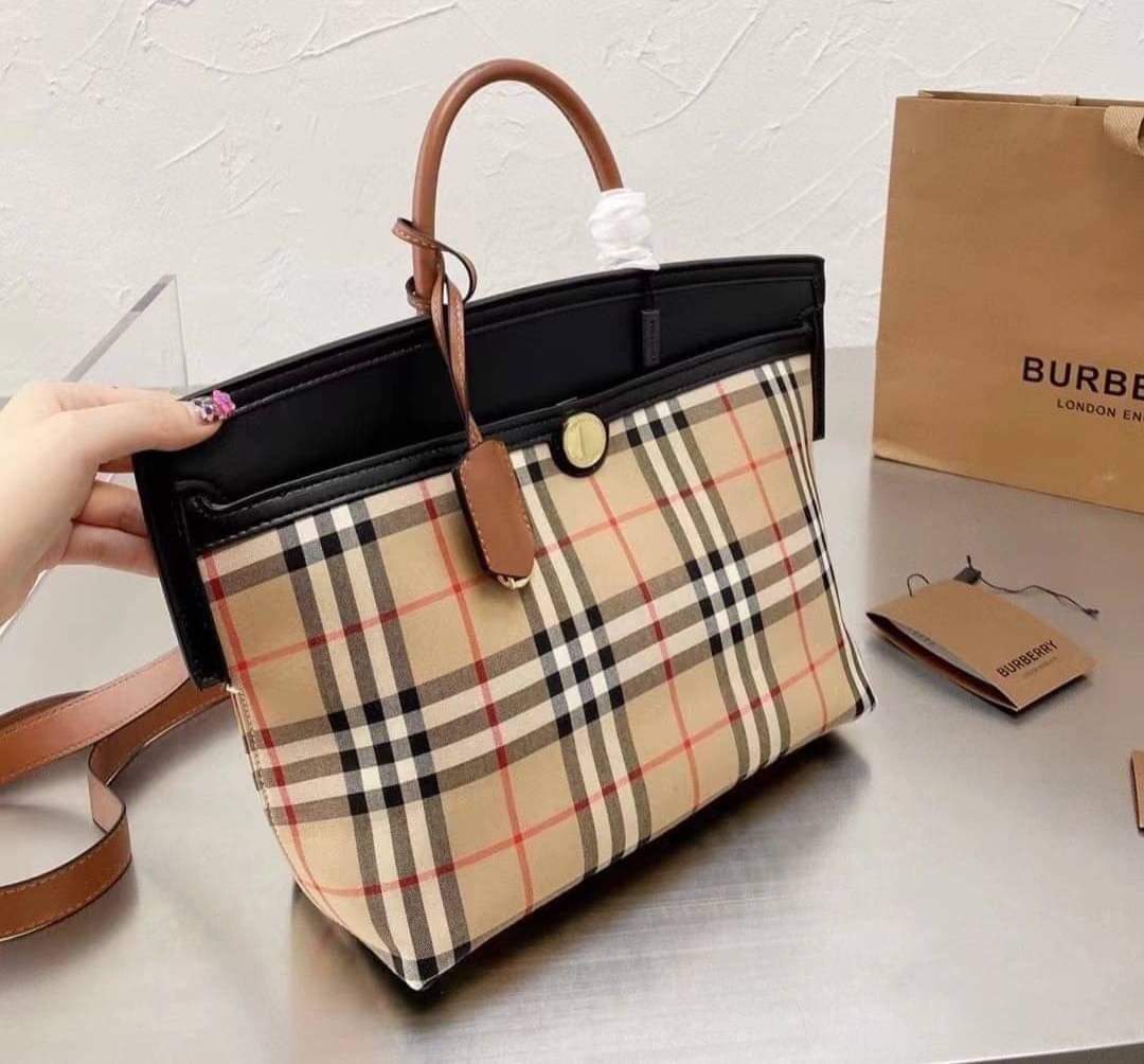Burberry Vintage Check and Leather Tote 12” (แอดไลน์ก่อนสั่งซื้อ)