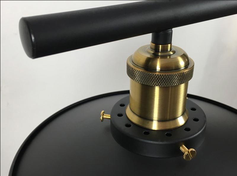 โคมไฟแขวนเพดานลูกรอกแบบย้อนยุควินเทจ 3 หัวสีดำ [Model 5049]