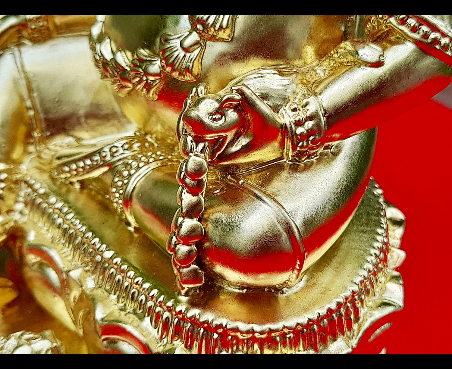 รูปหล่อ ท้าวเวสสุวรรณ ปาง ไฉ่ซิงเอี๊ย(ธนบดี) นั่งรับทรัพย์ เนื้อทองเหลือง ปิดทองแท้(ปิดทองก่อนปลุกเสก) ปี2564 - (เทพเจ้าแห่งโชคลาภ ความมั่งคั่ง) (ขนาดตั้งบูชา หน้าตัก4นิ้ว ฐาน4นิ้วครึ่ง สูง6นิ้ว) #พิธีนี้ไฉ่ซิงเอี๊ยท่านมาสงเคราะห์ปลุกเสกเอง