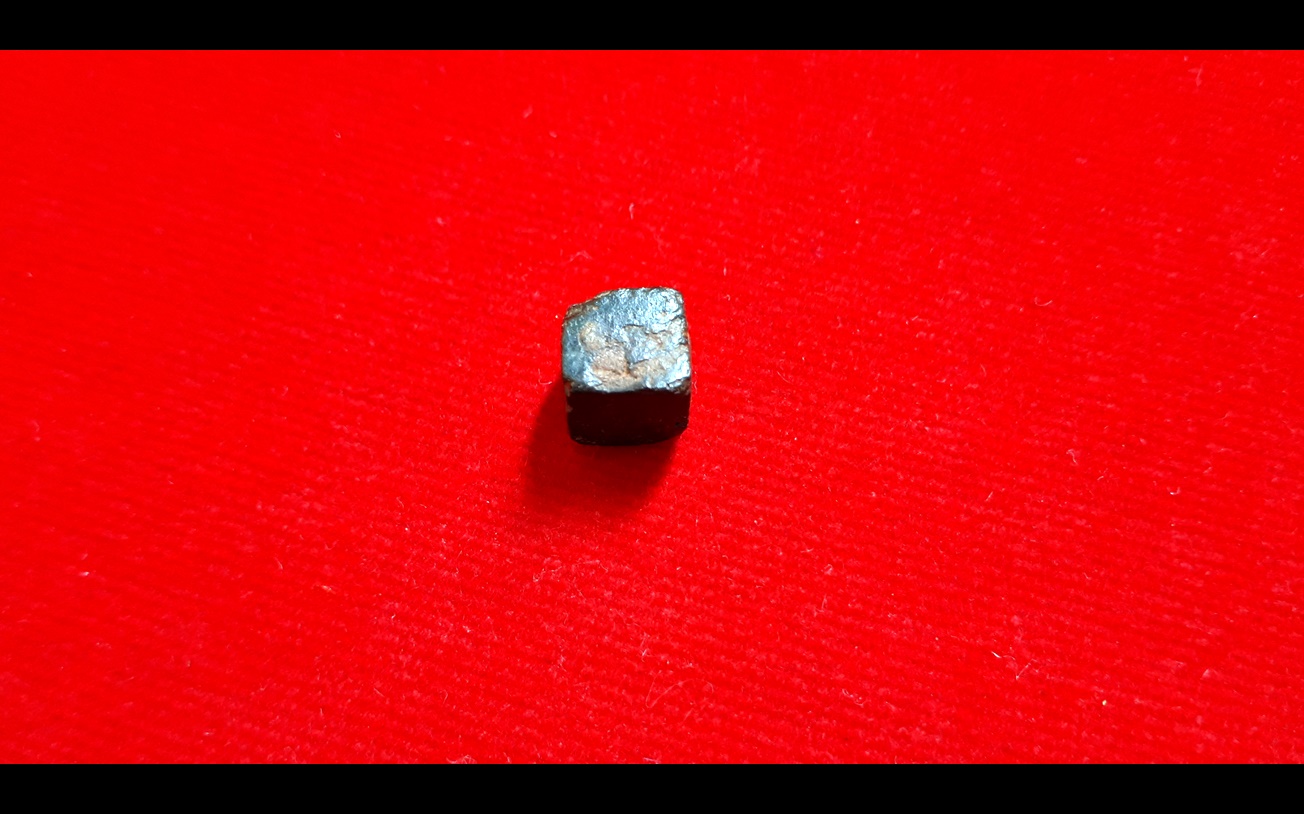 ปฐวีธาตุ รุ่น 3 แร่ข้าวตอกพระร่วง หลวงพ่อเอก วัดเขาแร่ สำนักสงฆ์เขาธัมมสรณ์