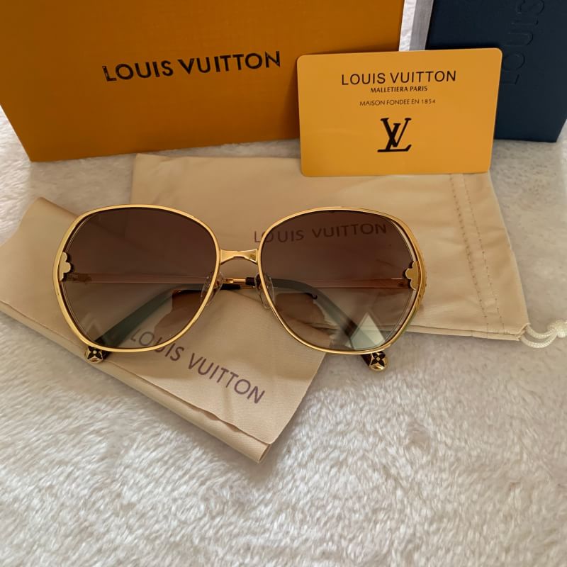 แว่น lv ฝังเพชร