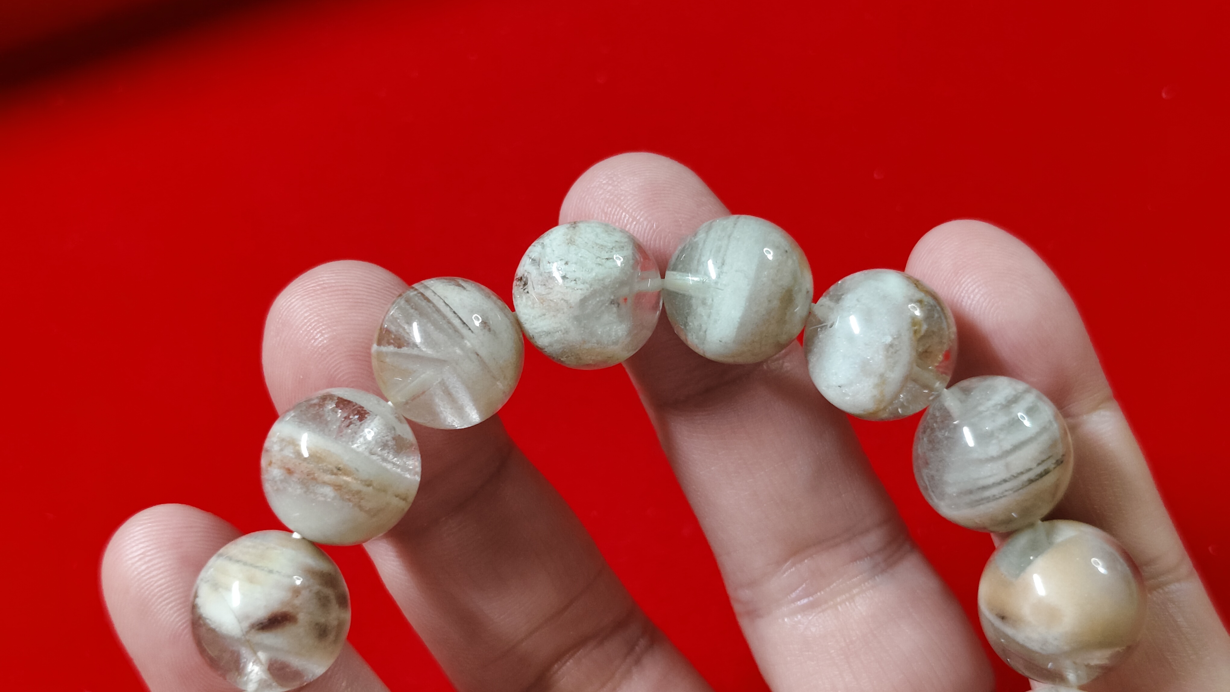 ข้อมือแก้วโป่งข่ามปวกขาว