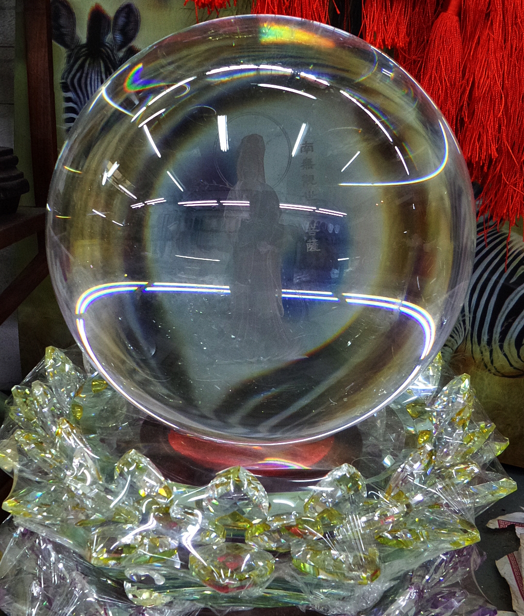 ลูกแก้ว ลาย พระแม่กวนอิม เจ้าแม่กวนอิม 3มิติ ขนาดใหญ่ 4นิ้ว (11ซม) และ 8 นิ้ว (20 ซม.)