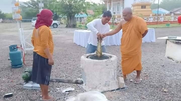 รูปหล่อ พ่อขุนช้าง เจ้าทรัพย์ ขนาดตั้งบูชา เนื้อมหาชนวน นำฤกษ์ ใต้ฐานบรรจุของวิเศษ จัดสร้าง99องค์ ปี2565 #รับประกันแท้ - หลวงพ่อท่านเขียว วัดห้วยเงาะ ปลุกเสก