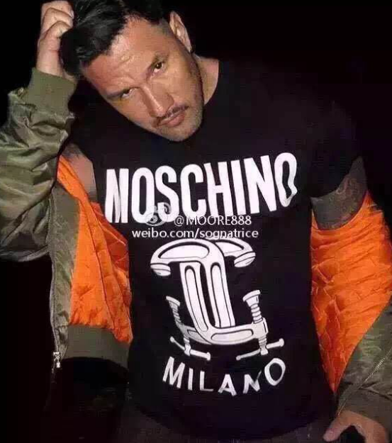 เสื้อยืด mos milano size s m l สีขาวและดำ