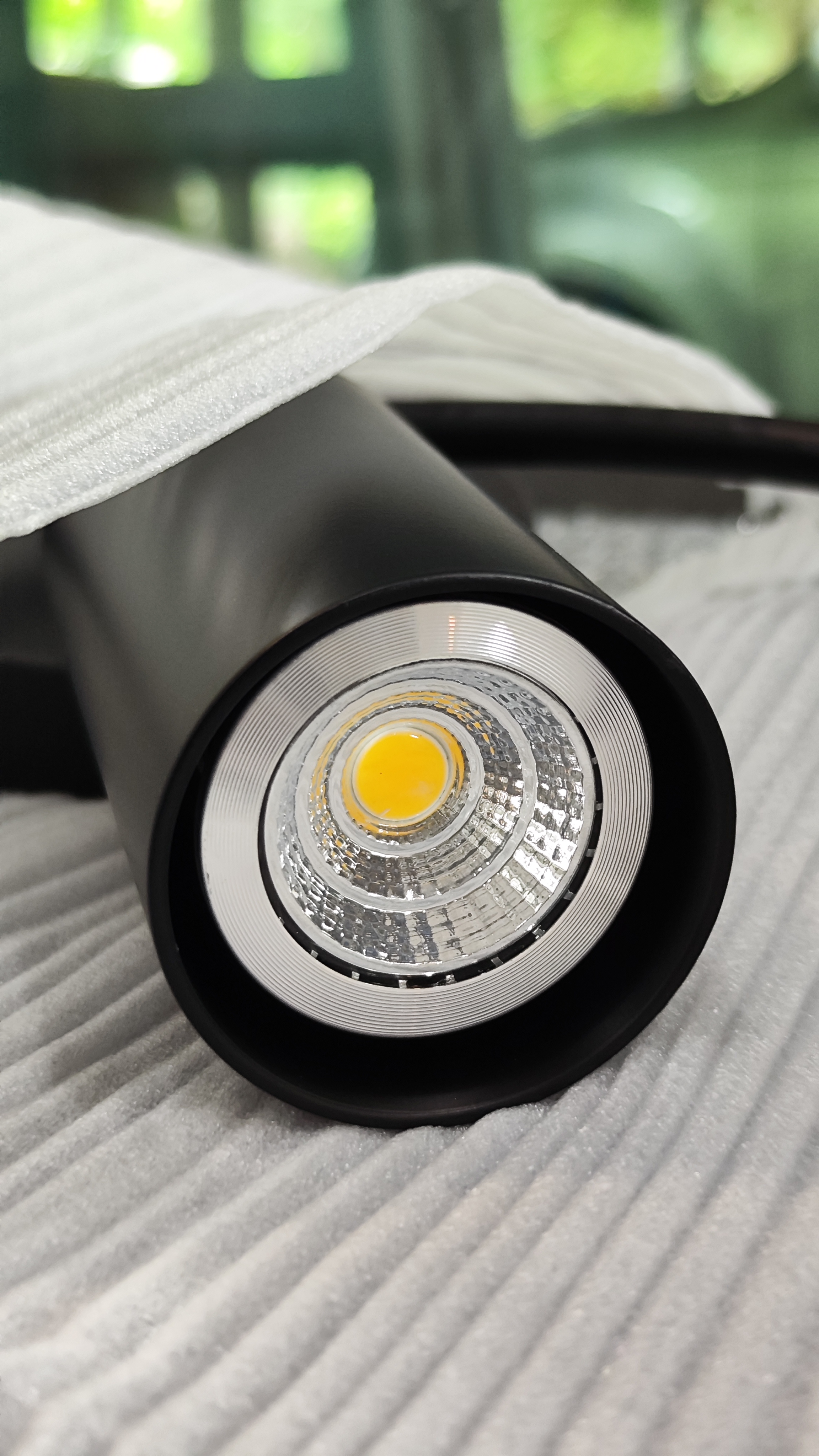 โคมไฟติดผนังภายในทรงกระบอกมีห่วงวงกลม 28x33cm [YY-0923]