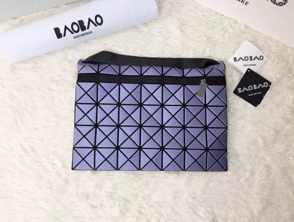 กระเป๋าสะพายข้าง issey rock sholder bag รุ่นใหม่ สีม่วงแมทด้าน