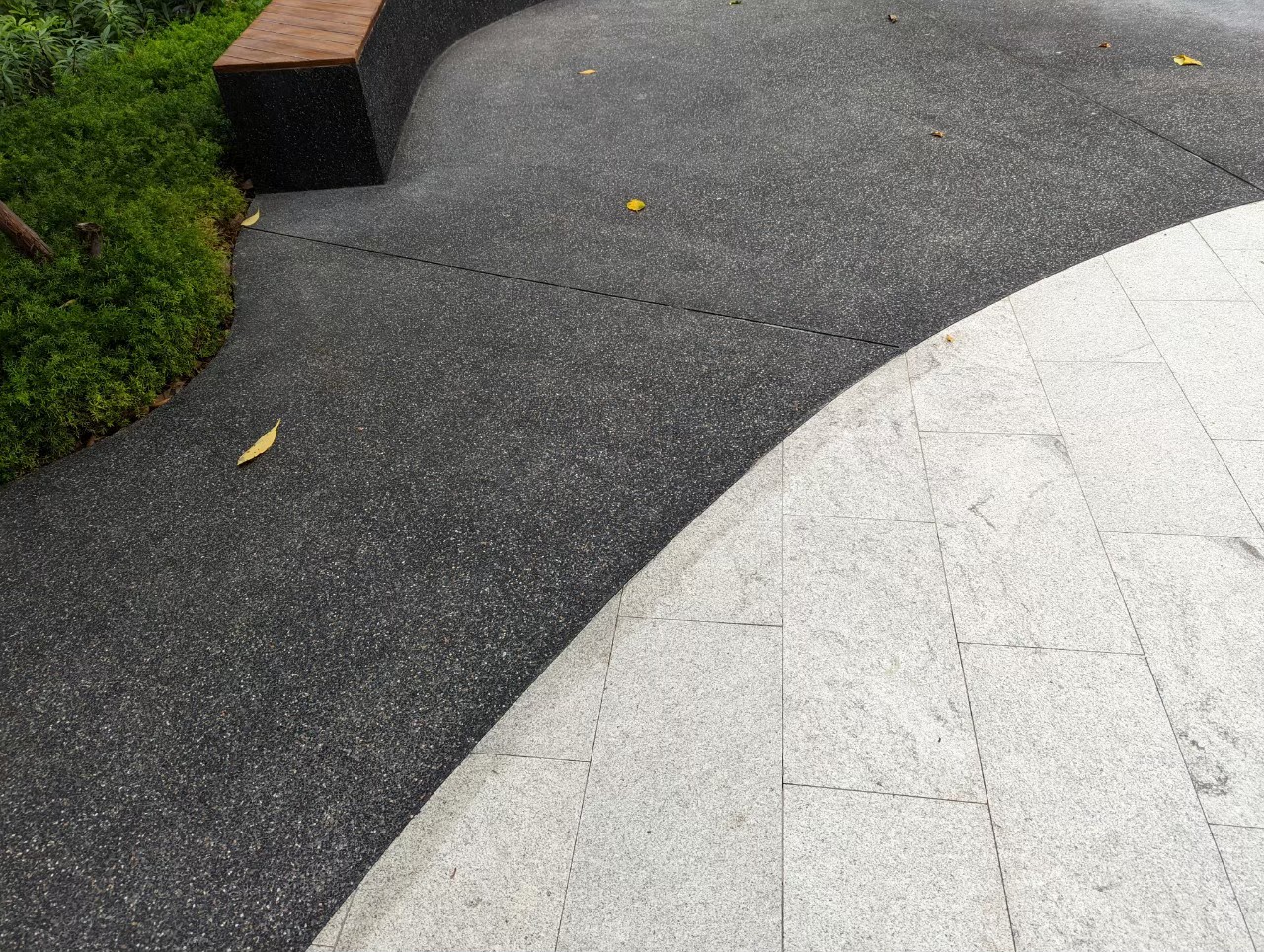 หินแกรนิตขาวไข่มุก White Pearl Granite (WPG) พื้นผิว พ่นทรายปั่นแปรง