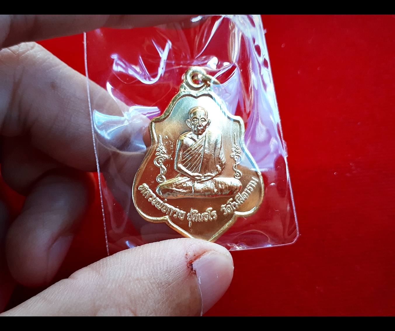 เหรียญ หลวงพ่อกวย หลัง หนุมาน ตัวครู เนื้ออัลปาก้ากะไหล่ทอง - รุ่นแรงครู ปี2560 #รับประกันแท้