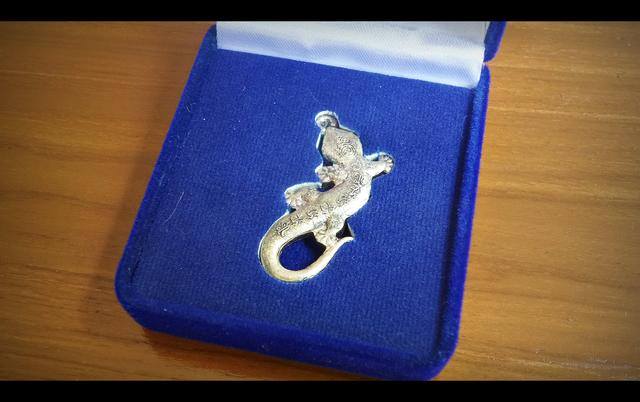 จิ้งจก มหาลาภ รุ่น1 ปี2557 (ตอกโค๊ต ตอกเลข พร้อมกล่องกำมะหยี่เดิม) #รับประกันแท้ - หลวงพ่อแม้น วัดหน้าต่างนอก