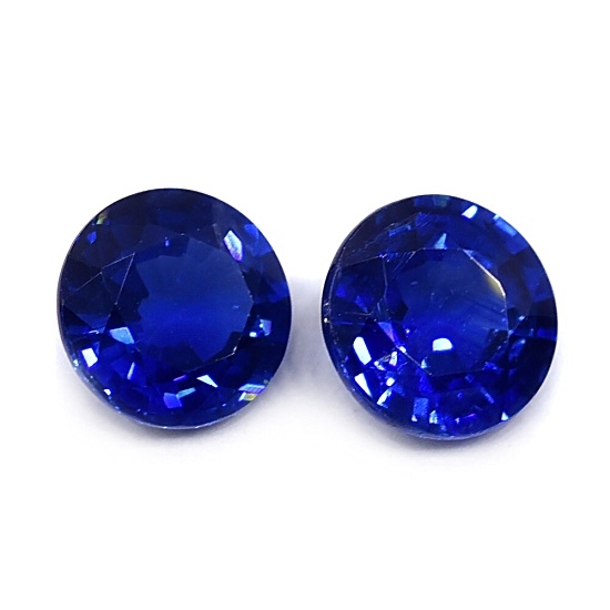 Couple Round Blue Sapphire พลอยกลมคู่ ขนาด 5.5 และ 5.6 มิล น้ำหนักรวม 1.51 กะรัต สีน้ำเงินสวย ความสะอาดมองตาเปล่าไม่มีตำหนิ ไฟดี เจียระไนสวย