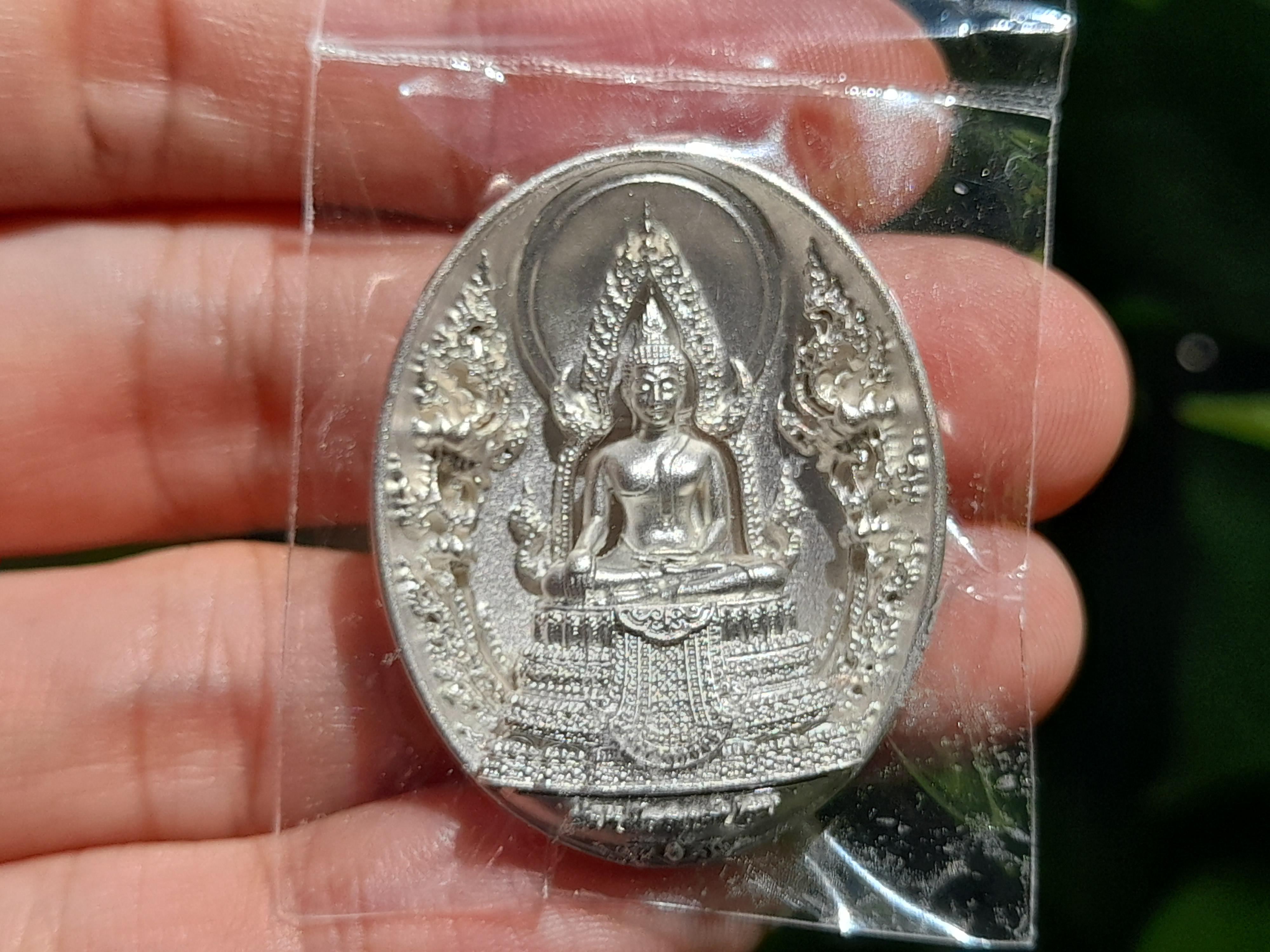 เหรียญสมเด็จองค์ปฐมมหาสะท้อน หลังยันต์เกาะเพรช เนื้อเงินแท้(ชนวนเงินแท้ล้วนๆ จากการหล่อ พระปัจเจกพุทธเจ้า 40นิ้ว) ปี2564 - หลวงพ่อเล็ก วัดท่าขนุน