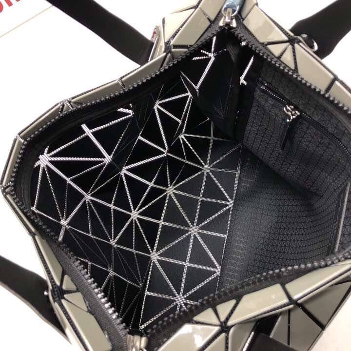 พร้อมส่ง กระเป๋า issey 8x10 มีหลายสี