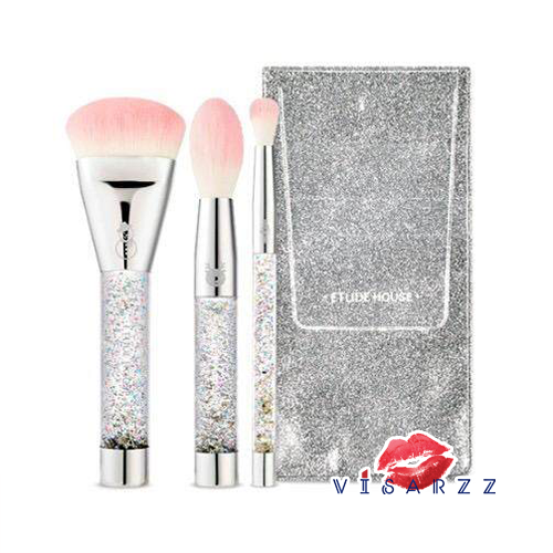 (Clearance ตำหนิที่แปรงเล็ก) Etude Twinkle Mini Brush Set Snow Edition เซทแปรง 3 ชิ้น ขนแปรงนุ่มนิ่ม ด้ามแปรงวิ้งๆ จุดเด่นของแปรงเซทนี้เลย