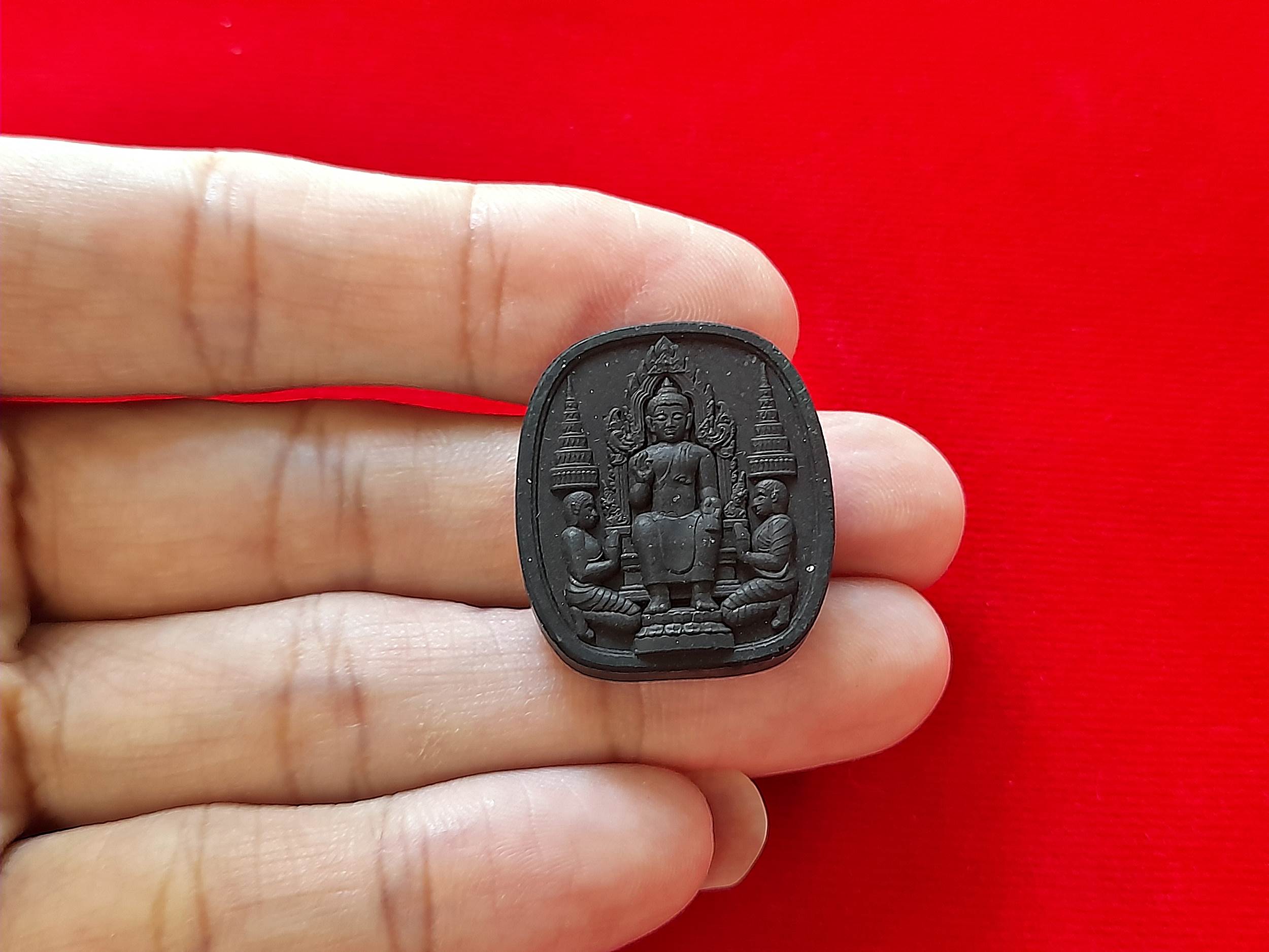 พระยอดขุนพล หลัง หนุมาน สี่กร ขี่สิงห์ #พิมพ์เล็ก สีดำ เนื้อผง แก่ว่านดินกากกายักษ์ ปี2565 #รับประกันแท้ - หลวงพ่อเล็ก วัดท่าขนุน