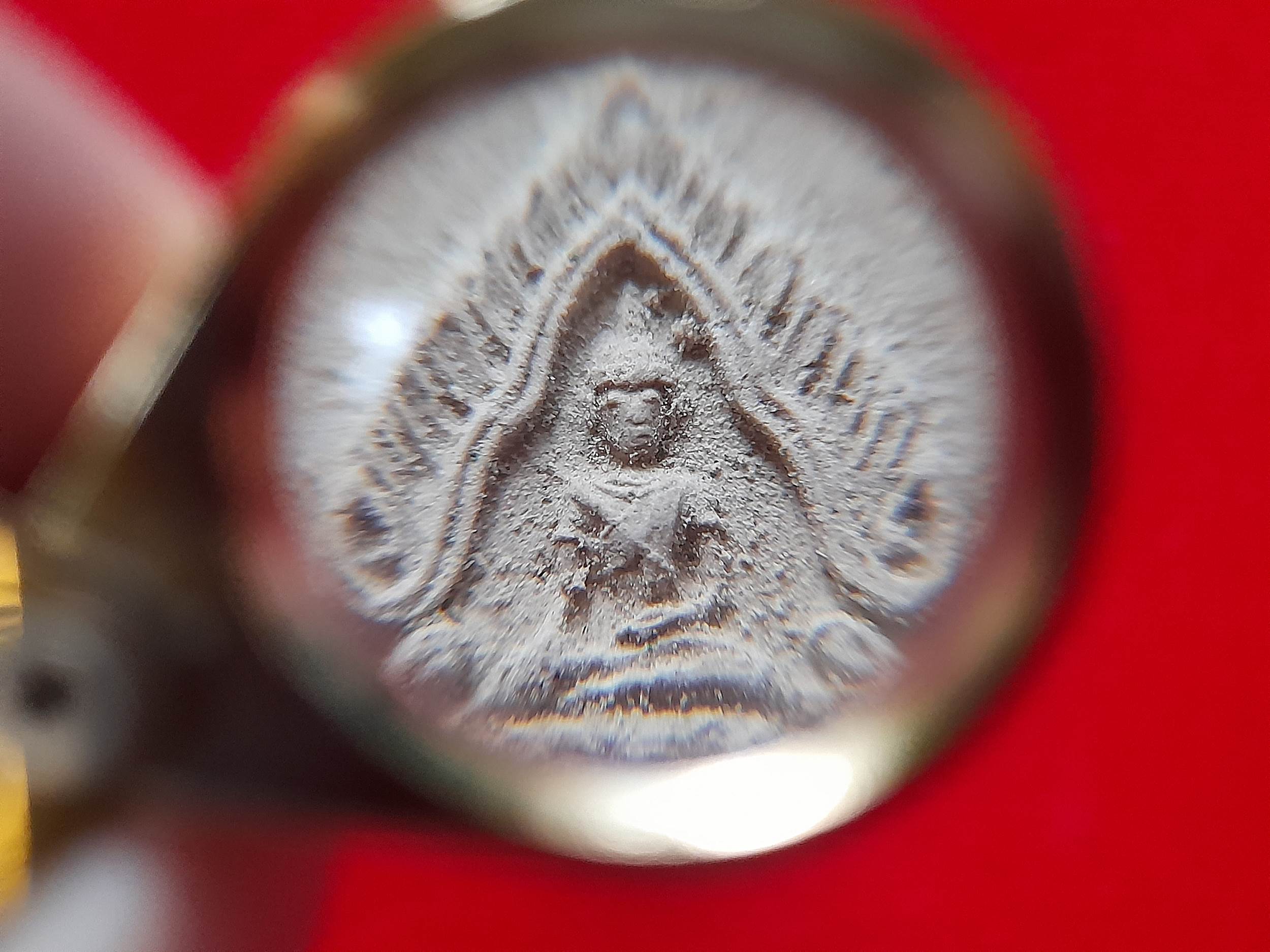 ขุนแผน สะกดทัพ #พิมพ์กลม หลัง ยันต์นะพรชัย (พุทธคุณ สะกดอาถรรพ์ สะกดสิ่งไม่ดี+เมตตา เจรจา ค้าขาย แคล้วคลาด) เนื้อผง ปี2542 (ทิ้งทวน รุ่นสุดท้าย รวมมวลสาร ตลอดยุค) #รับประกันแท้และทัน - หลวงพ่อยงยุทธ วัดเขาไม้แดง จ.ชลบุรี