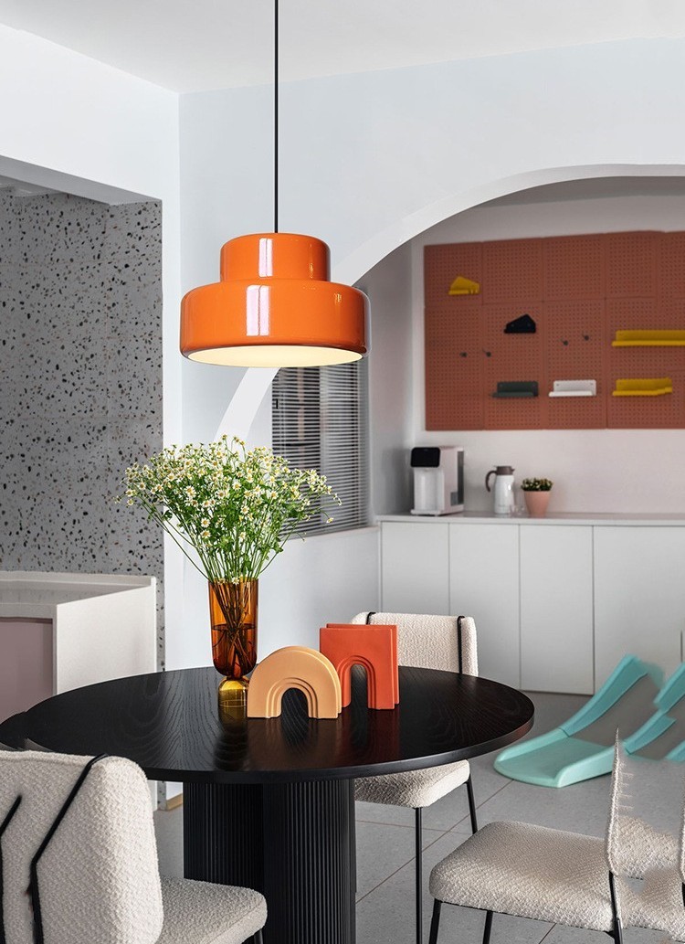 โคมไฟแขวนเพดานสีส้มสไตล์โมเดิร์นปากโคมทรงกลมกว้าง 35CM มีรูกระจายแสงด้านบน [VOG-7065]