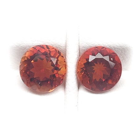 A Couple Round Citrine พลอยซิทริน รูปกลมคู่ น้ำหนักรวม 3.41 กะรัต สีเหลืองส้ม สีสวยค่ะ ความสะอาดมองตาเปล่าไม่มีตำหนิ ส่องด้วยกล้องขยายสะอาด 98% ไฟดี