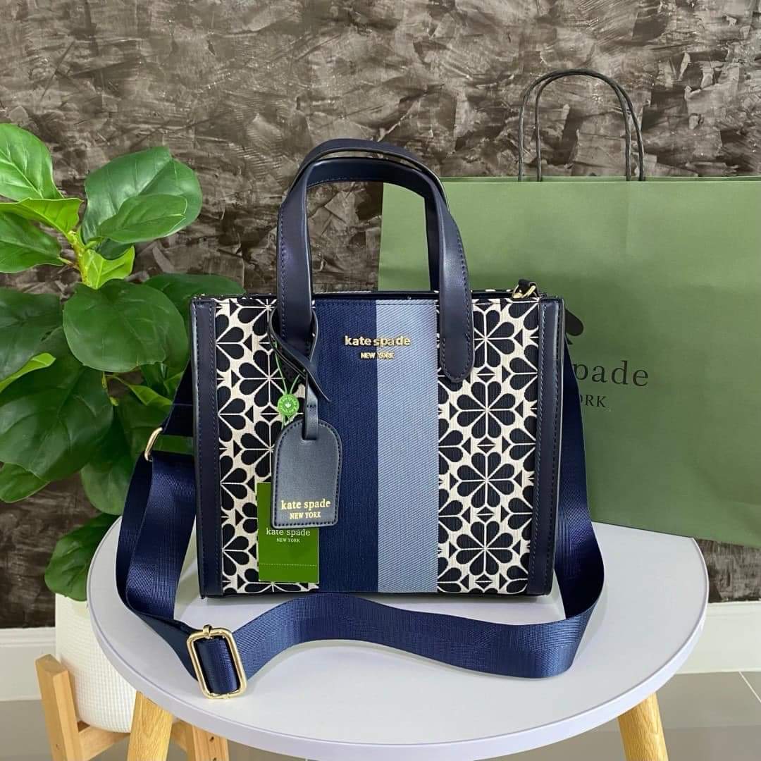KATE SPADE NEW YORK SPADE FLOWER JACQUARD MANHATTAN SMALL TOTE (แอดไลน์ก่อนสั่งซื้อ)