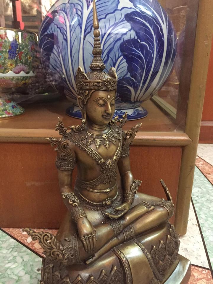 รูปหล่อ พระพุทธรูป พระจักรพรรดิ์ ทรงเครื่องพระจักรพรรดิ์ (ทองเหลืองรมดำ หน้าตัก 8-9นิิ้ว)